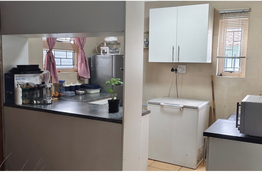 2 Bedroom Property for Sale in Pacaltsdorp Western Cape